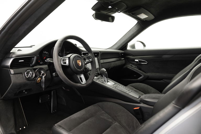 Porsche 991.2 Carrera GTS