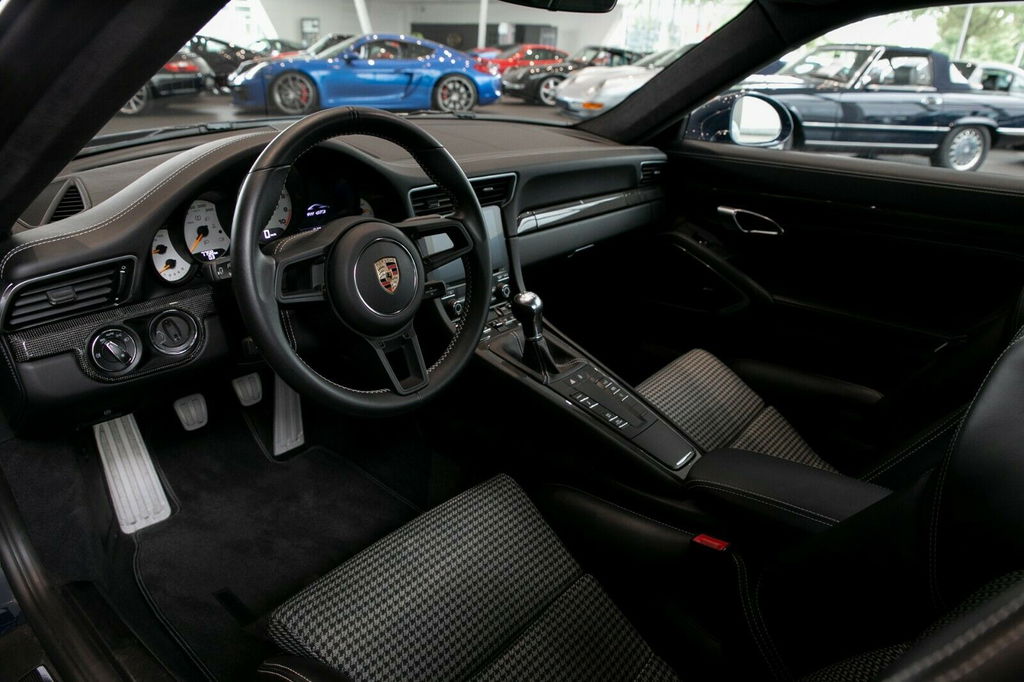 Porsche 991 GT3 Touring