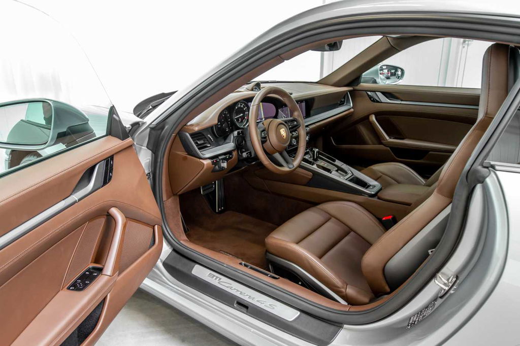 Porsche 992 Carrera 4S