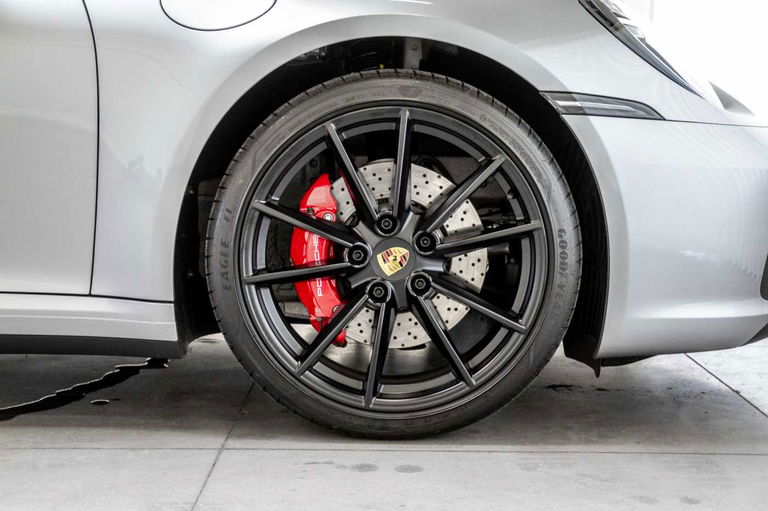 Porsche 992 Carrera 4S