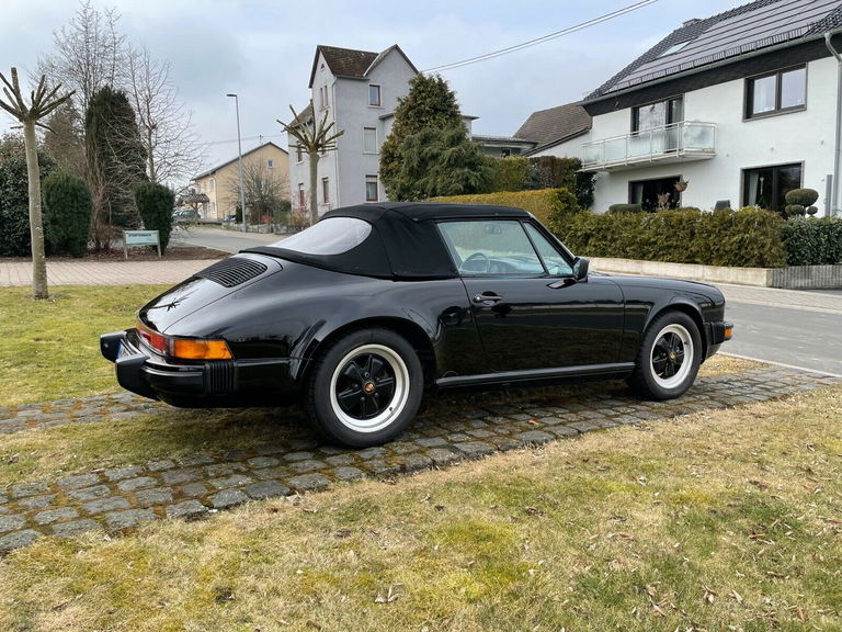 Porsche 911 Carrera 3.2 