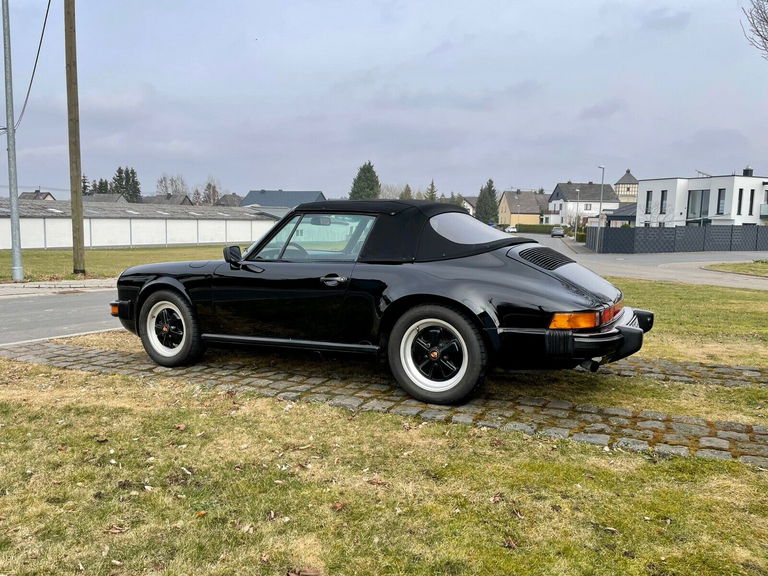 Porsche 911 Carrera 3.2 Cabrio