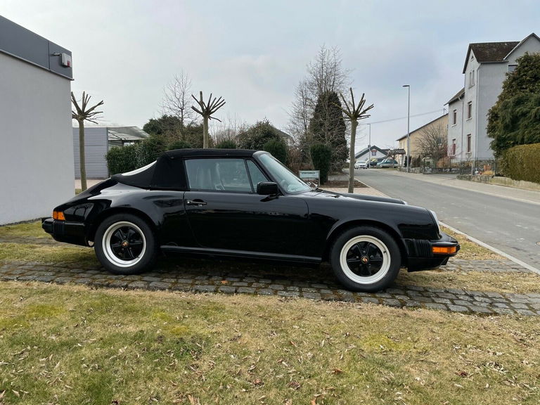 Porsche 911 Carrera 3.2 (US)
