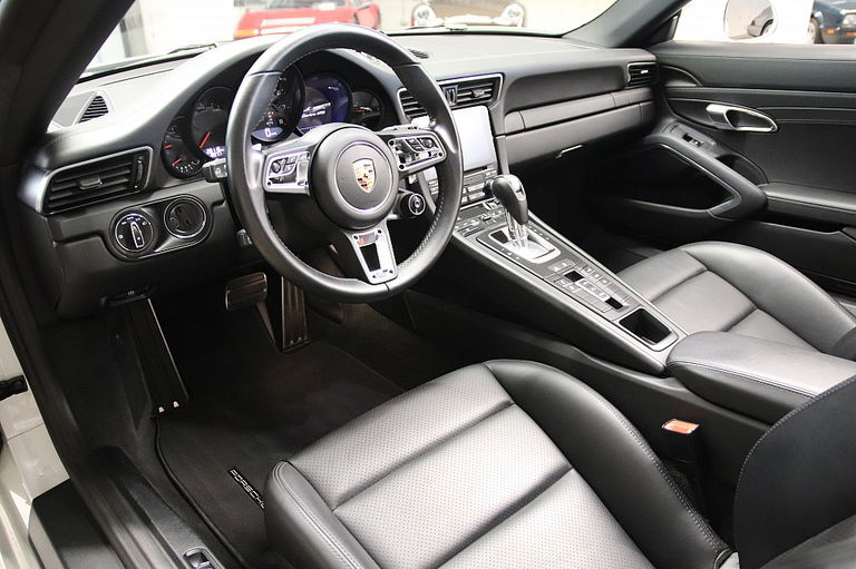 Porsche 991.2 Carrera GTS