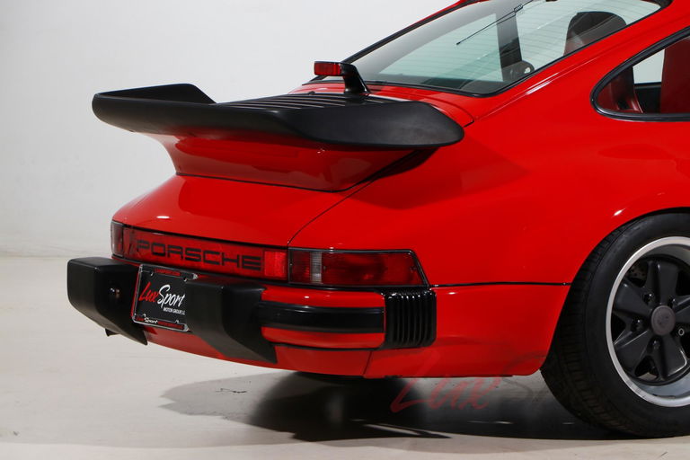 Porsche 911 Carrera 3.2 WTL