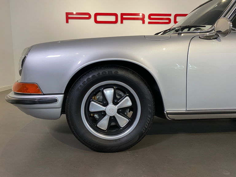 Porsche 911 T (US)