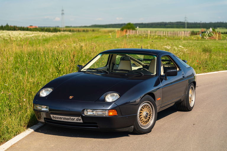 Porsche 928 S4