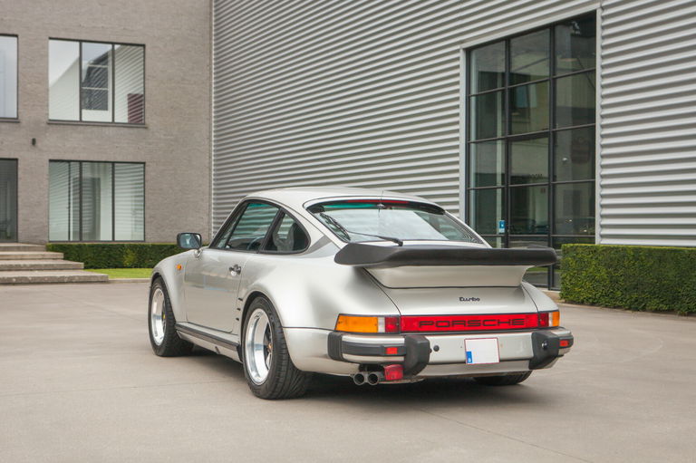 Porsche 911 Turbo Flachbau