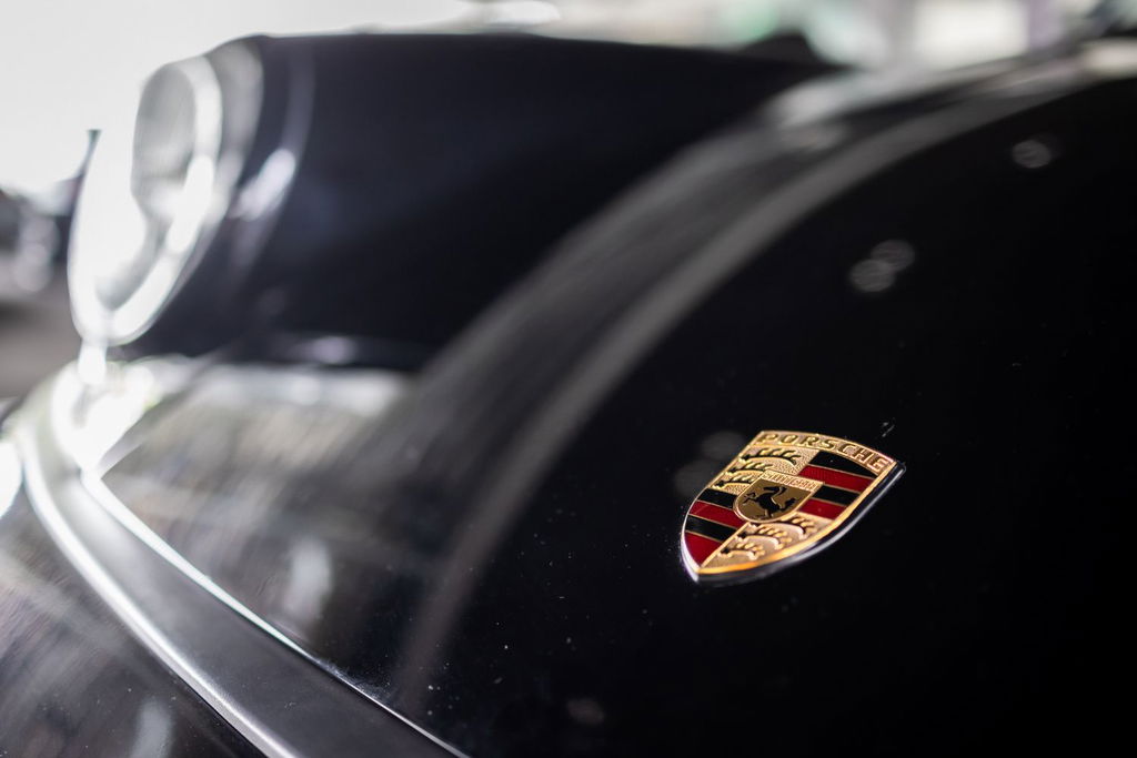 Porsche 964 Carrera 2 Speedster