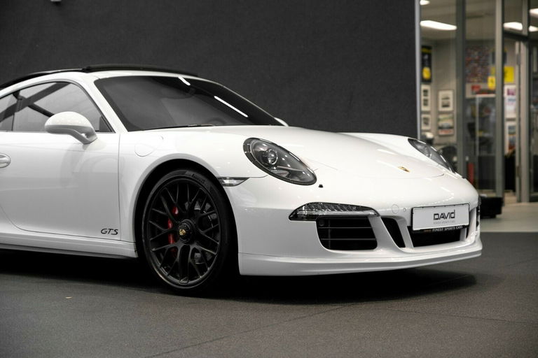 Porsche 991 Carrera GTS