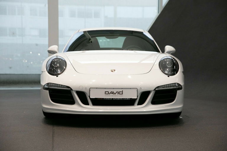 Porsche 991 Carrera GTS