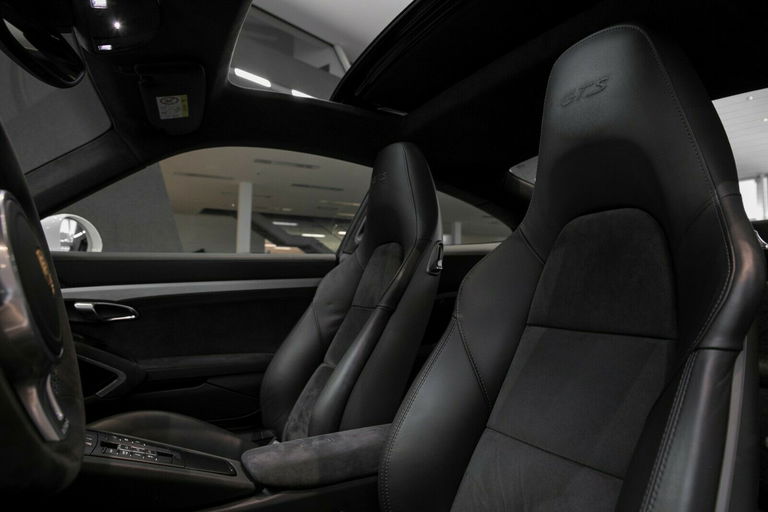 Porsche 991 Carrera GTS