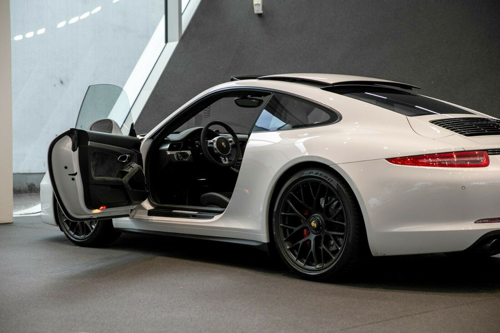 Porsche 991 Carrera GTS