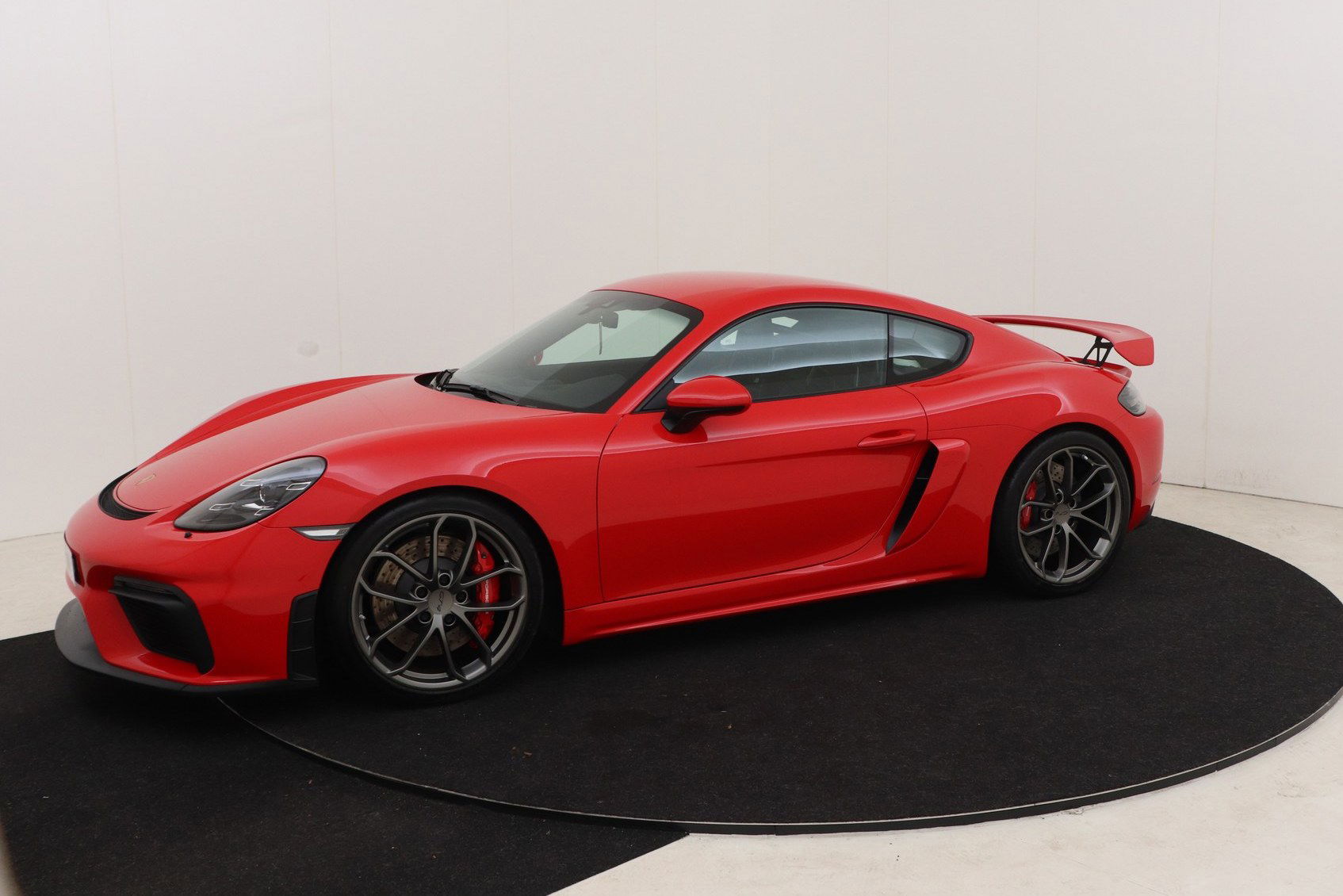 Porsche 718 Cayman GT4