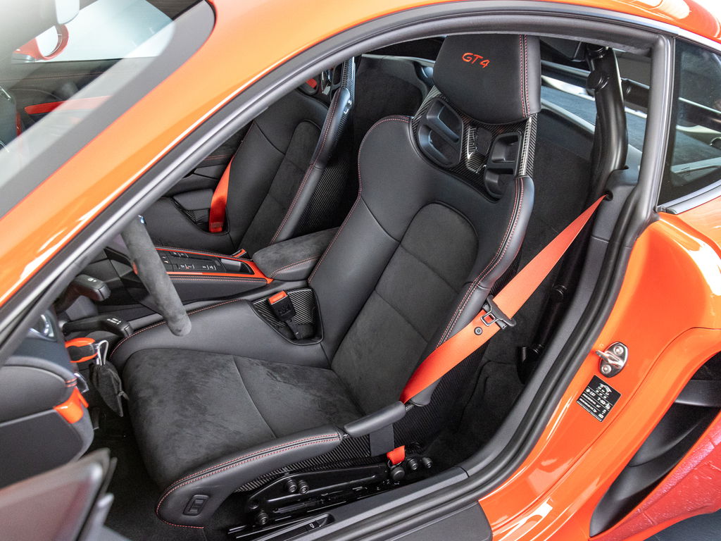 Porsche 718 Cayman GT4