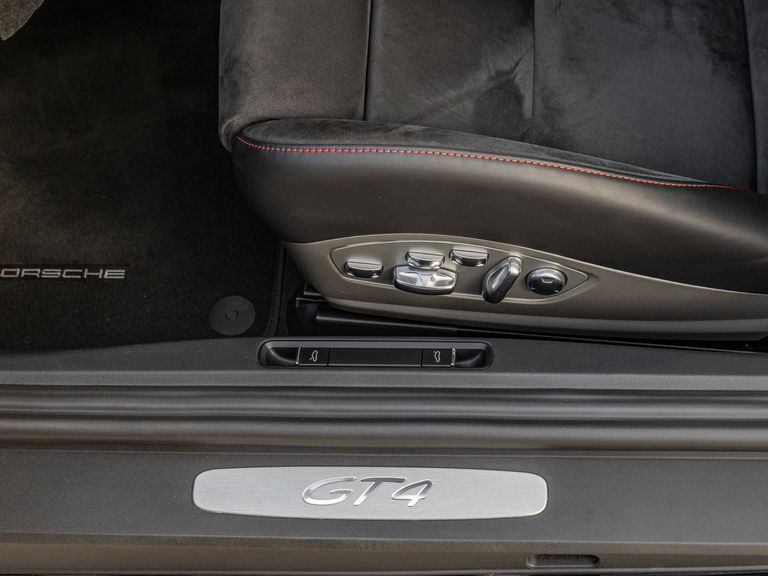 Porsche 718 Cayman GT4