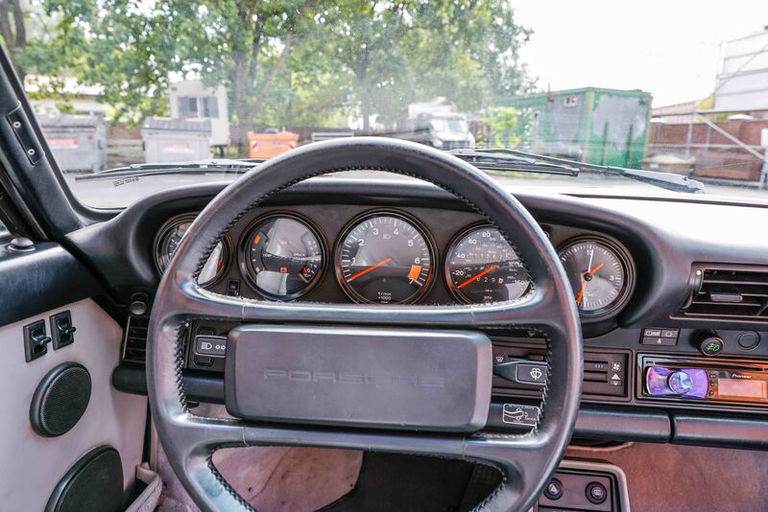 Porsche 911 Carrera 3.2 (US)