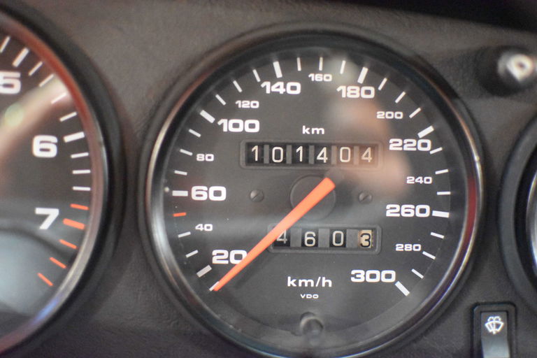 Porsche 964 Carrera 4