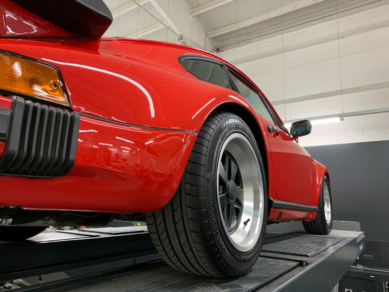 Porsche 911 Turbo 3.3