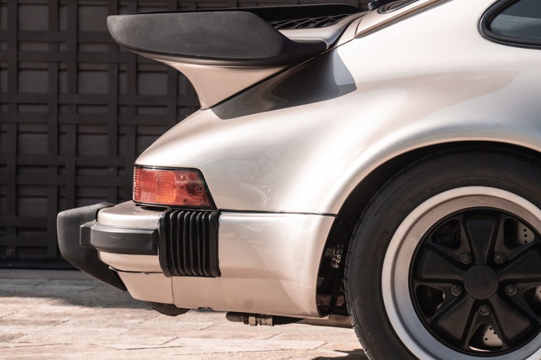 Porsche 911 Turbo 3.3