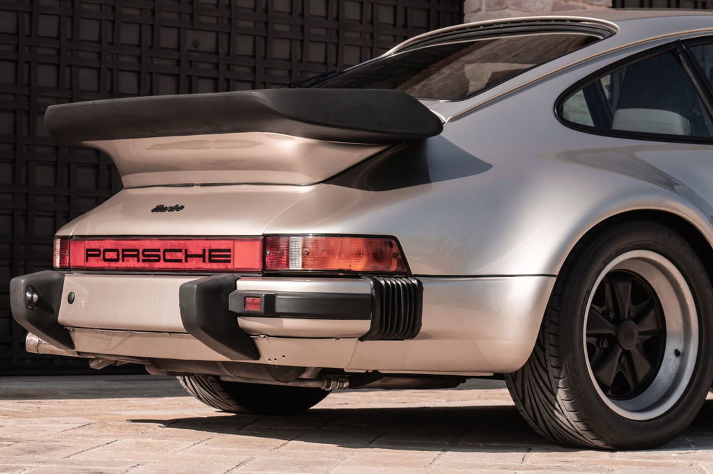 Porsche 911 Turbo 3.3