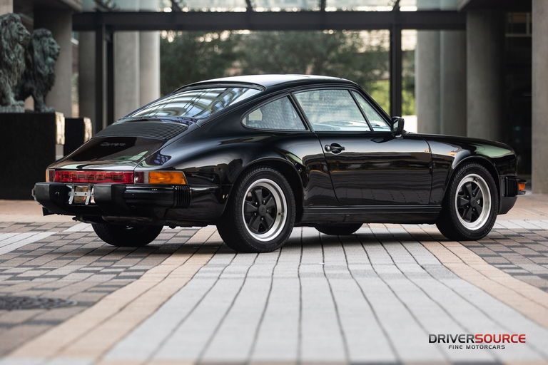 Porsche 911 Carrera 3.2 (US)