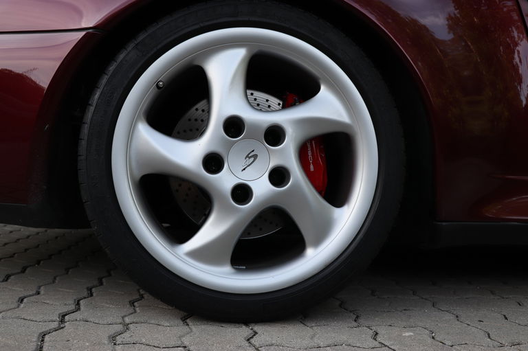 Porsche 993 Carrera 4S