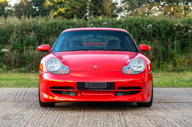 Porsche 996 in rot frontansicht