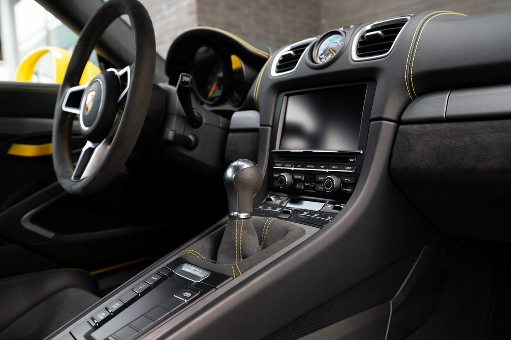 Porsche 981 Cayman GT4