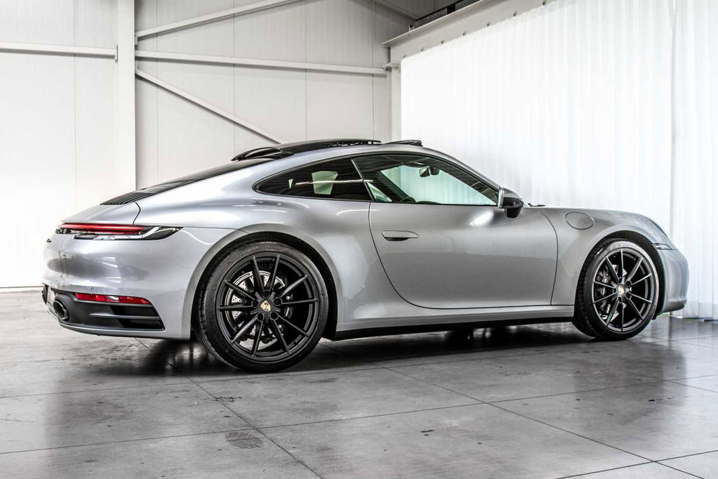 Porsche 992 Carrera