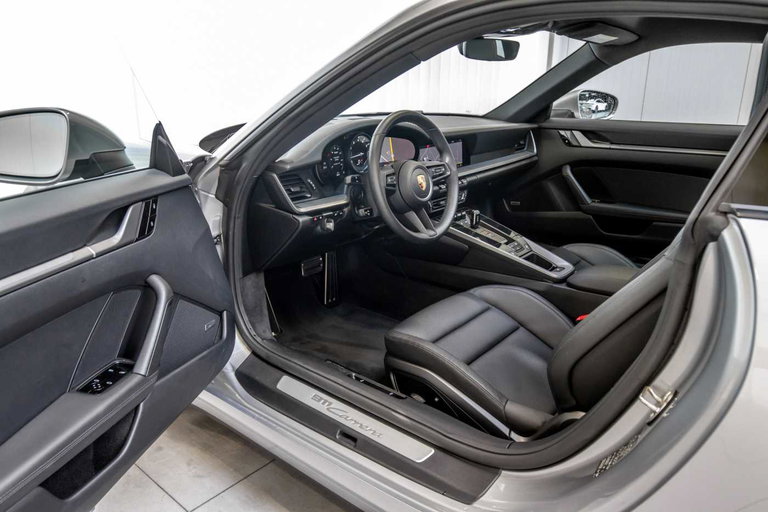 Porsche 992 Carrera