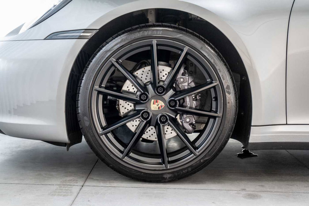 Porsche 992 Carrera