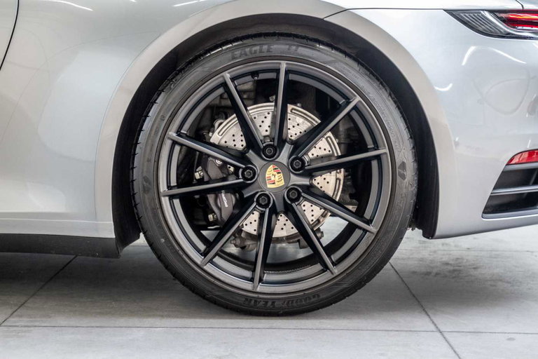 Porsche 992 Carrera