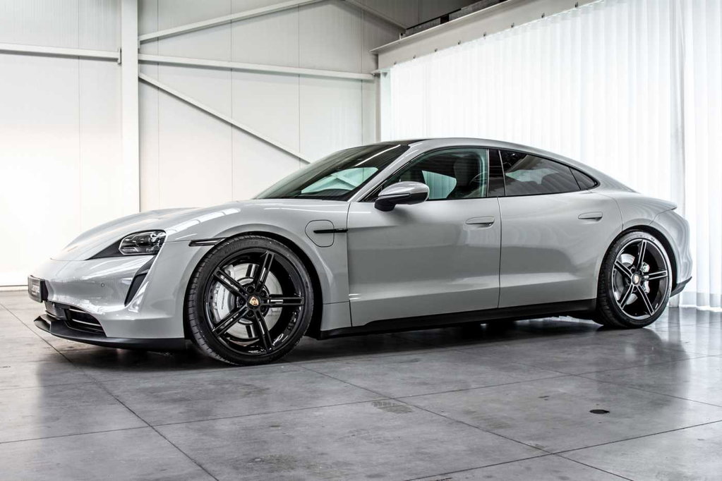 Porsche Taycan 4S