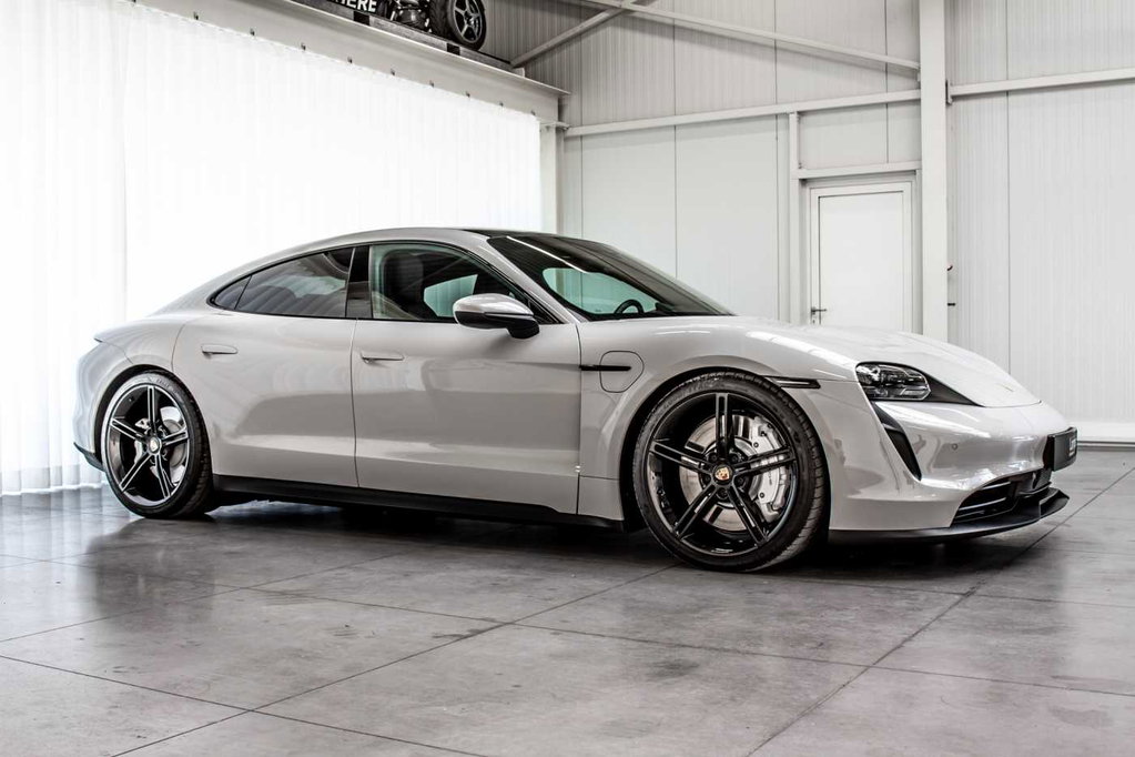 Porsche Taycan 4S