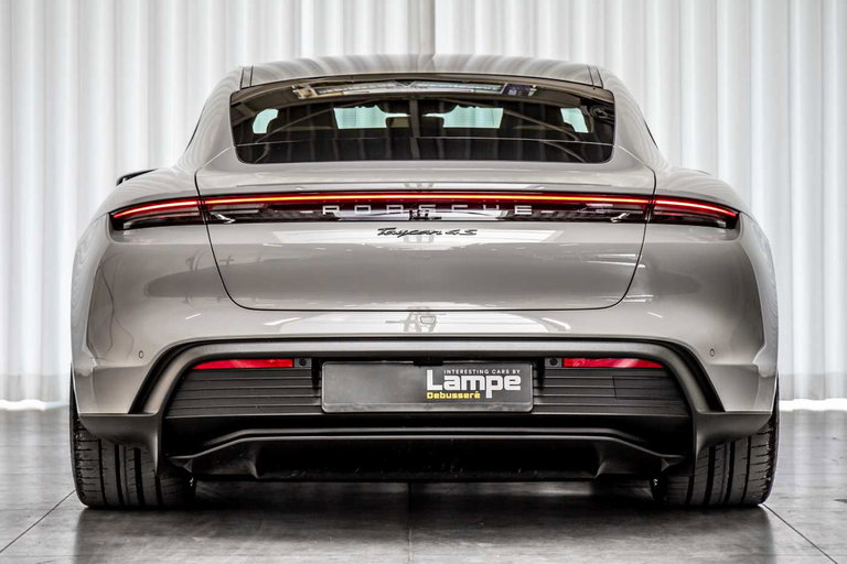 Porsche Taycan 4S