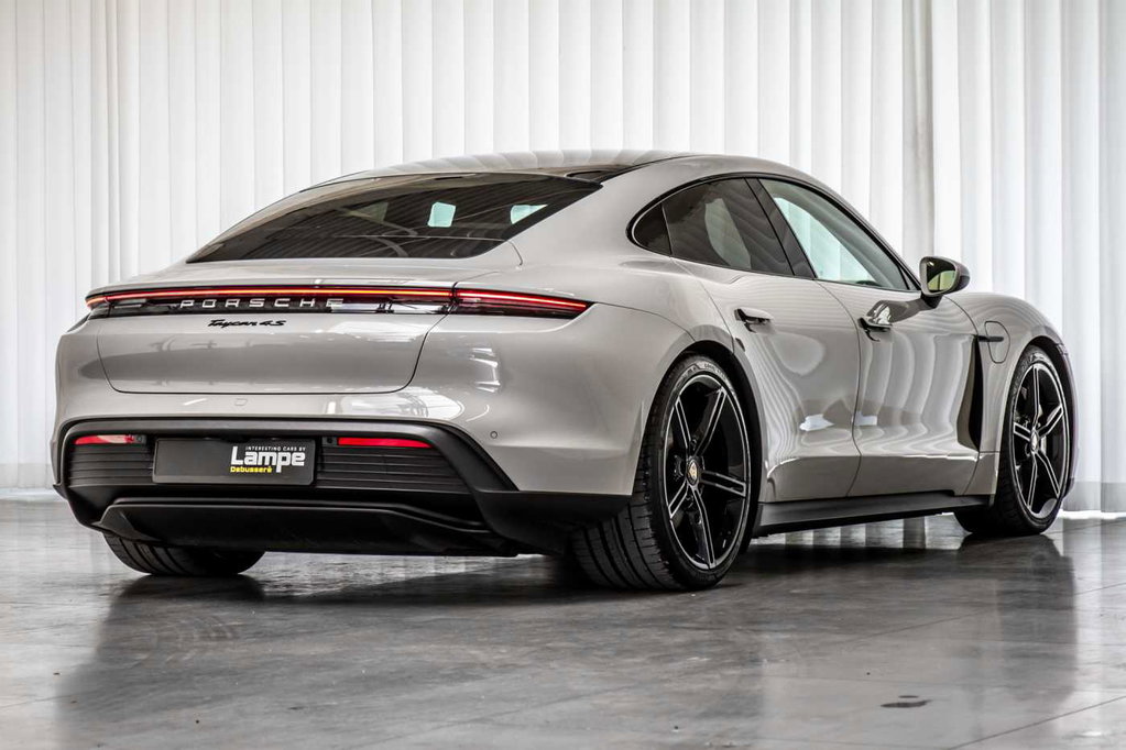 Porsche Taycan 4S