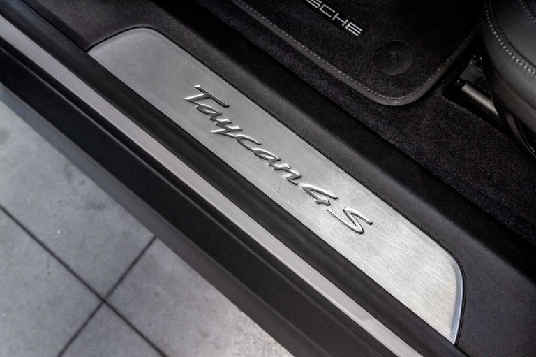 Porsche Taycan 4S