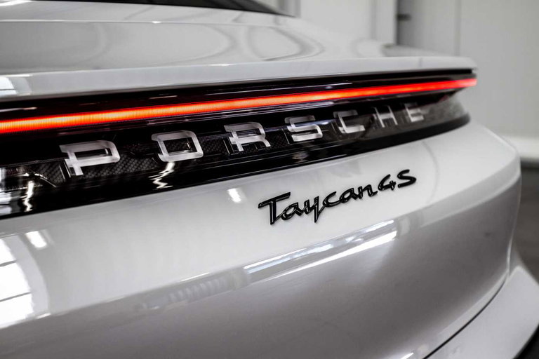 Porsche Taycan 4S