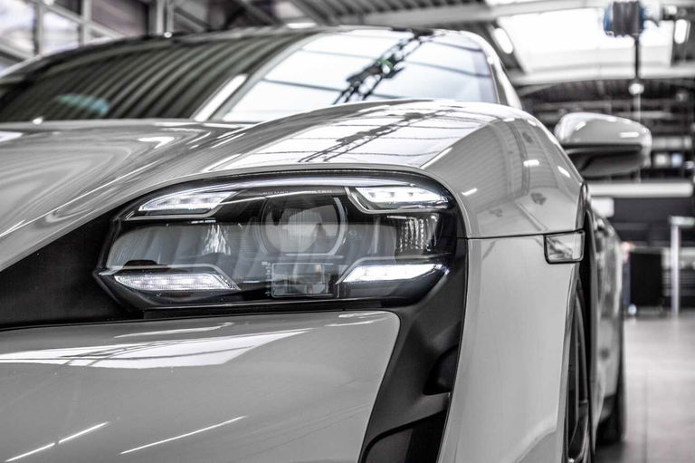 Porsche Taycan 4S
