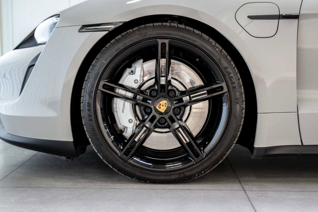 Porsche Taycan 4S