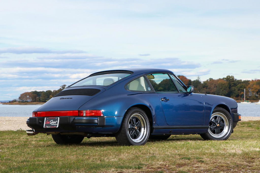 Porsche 911 Carrera 3.2 (US)