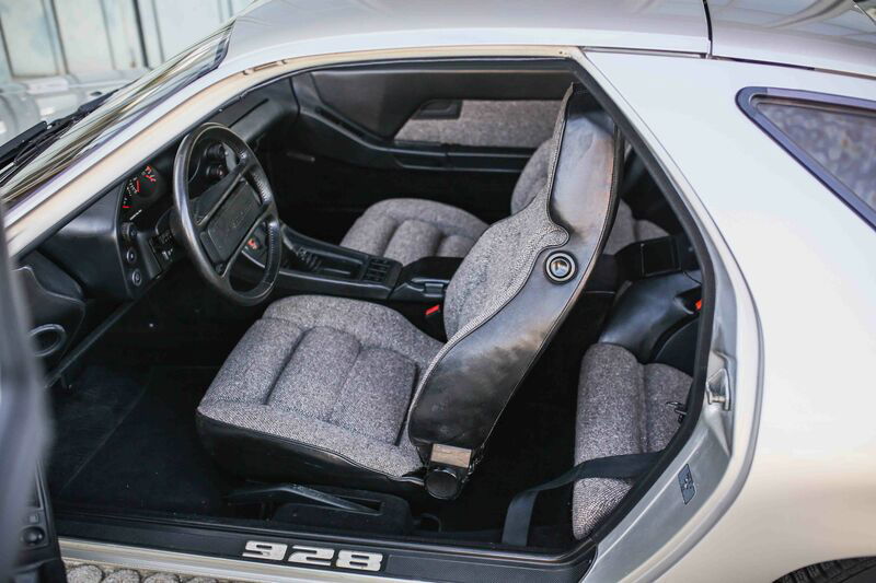 Porsche 928