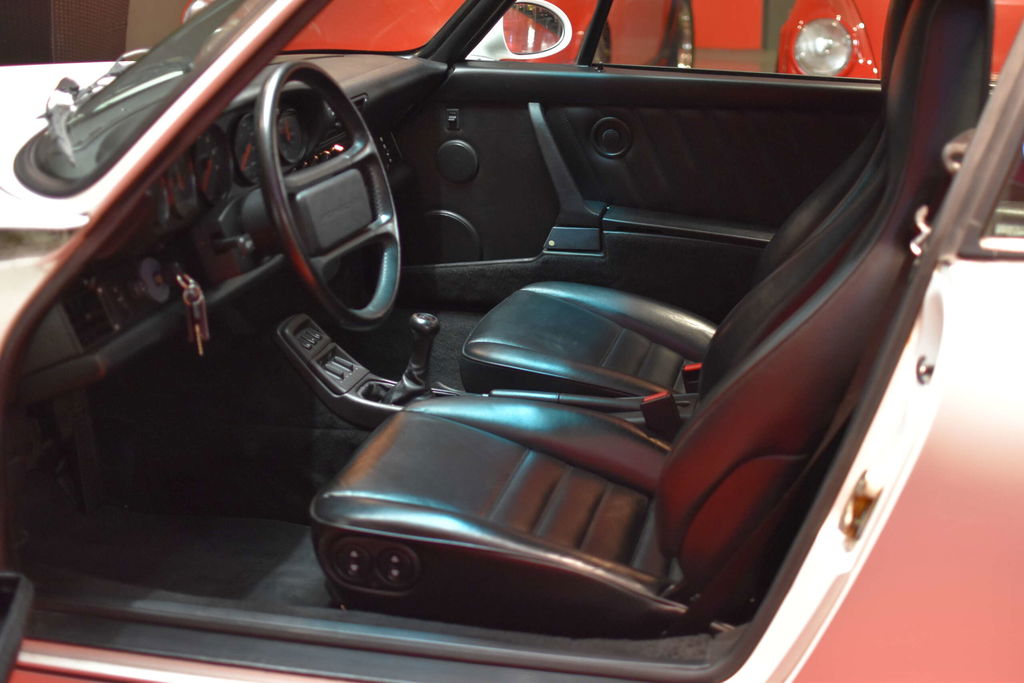 Porsche 964 Carrera 4