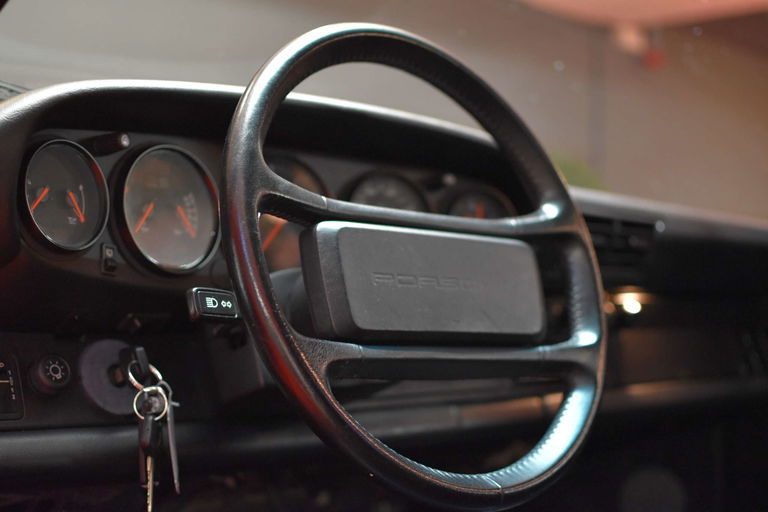 Porsche 964 Carrera 4