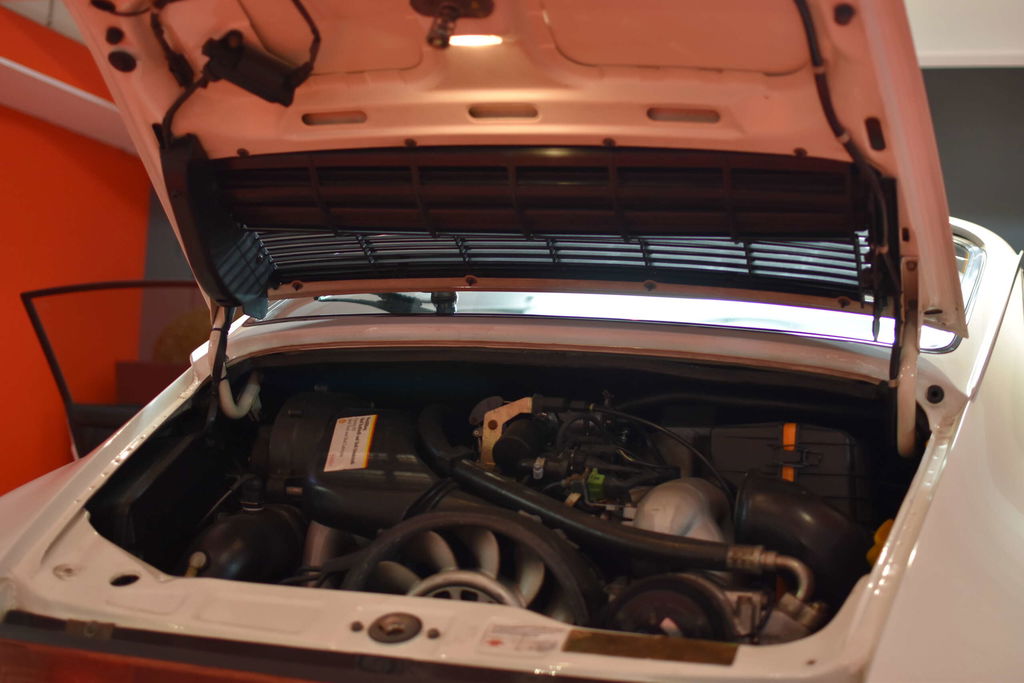 Porsche 964 Carrera 4