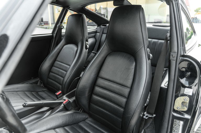 Porsche 964 Carrera 4