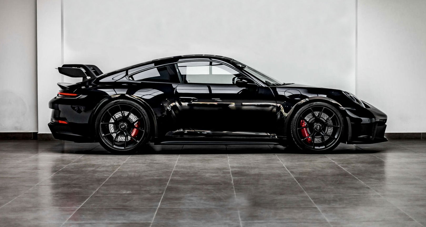 Porsche 992 GT3 2021 - elferspot.com - Marktplatz für Porsche Sportwagen