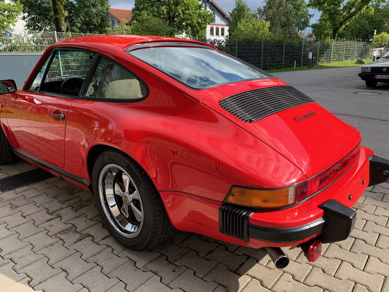 Porsche 911 Carrera 3.2