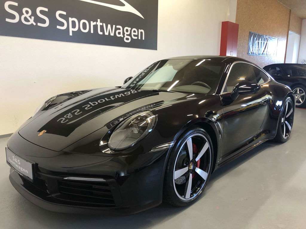 Porsche 992 Carrera 4S